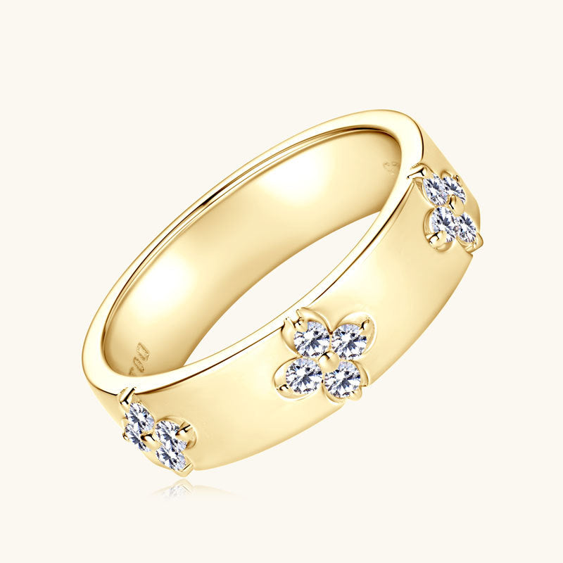 Olivia | Moissanite Sparkle Ring | Gold