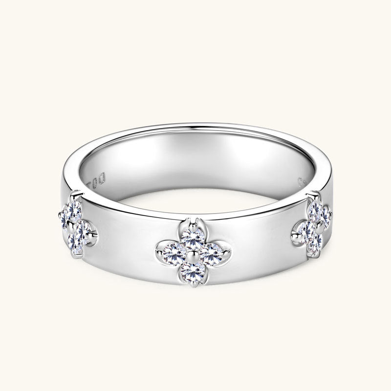 Olivia | Moissanite Sparkle Ring | Gold