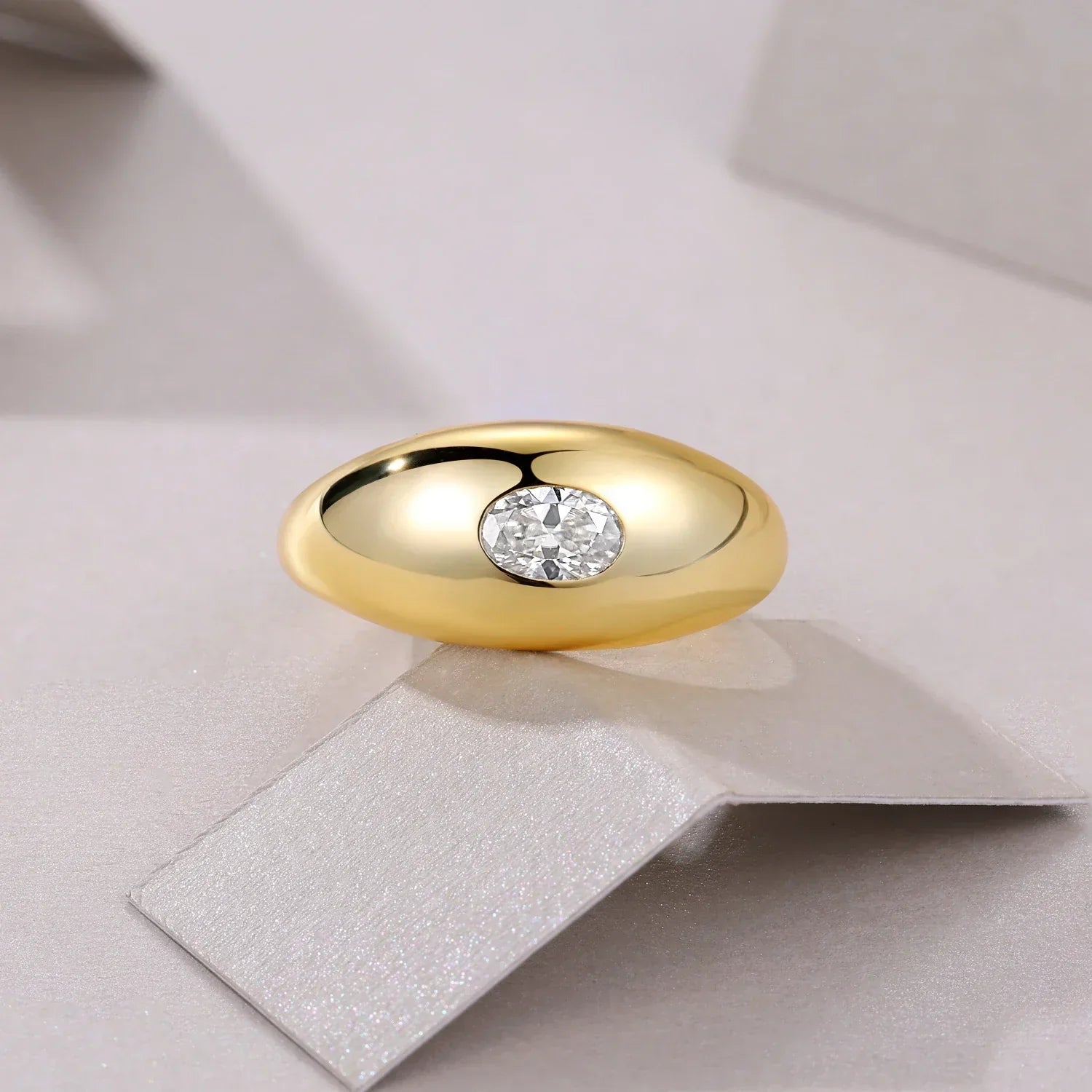 Olivia | Moissanite Sparkle Ring | Gold